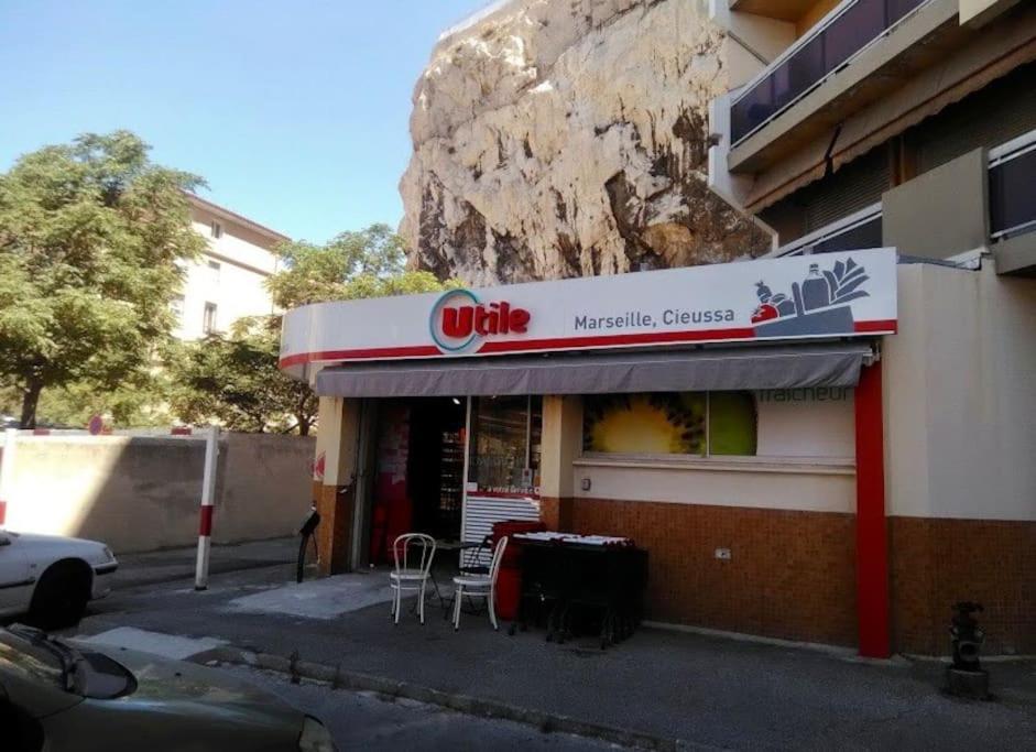 Superbe Logement Au Vallon Des Auffes Marseille Luaran gambar
